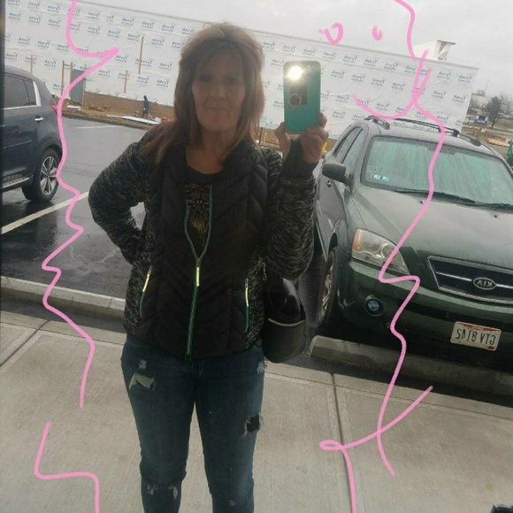 Meet your posher!@😉 - Picture 4 of 5